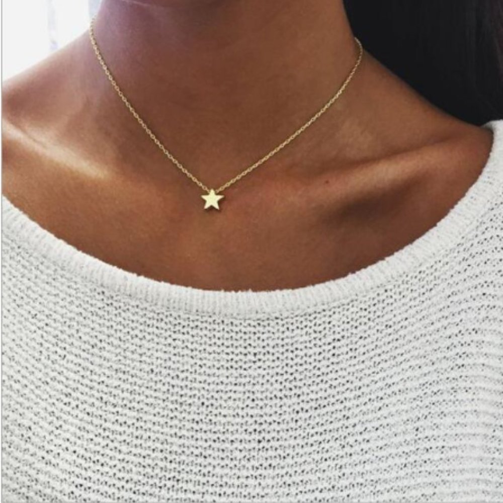 Trendy Gold Tone Star Necklace - Picture 1 of 2
